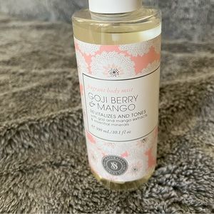 Brand new Goji berry & mango fragrant body mist from Victoria secret